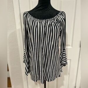 Cable & Gauge Black & White Striped Off-Shoulder Top with Bell Sleeves Size Lg